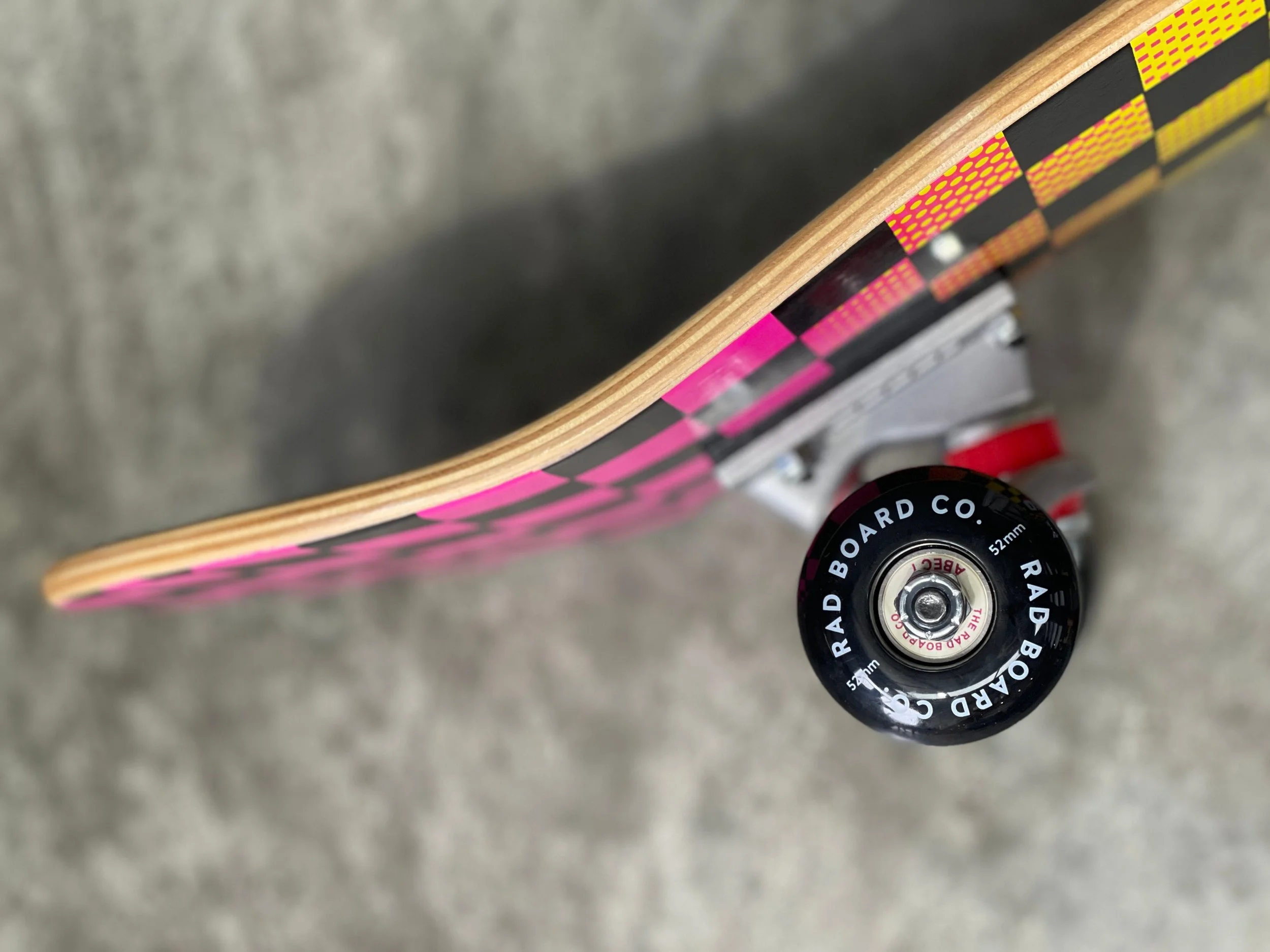 RAD BOARD CO. CHECKERS DUDE CREW COMPLETE NEON FADE 7.75 — SURF TRAX™